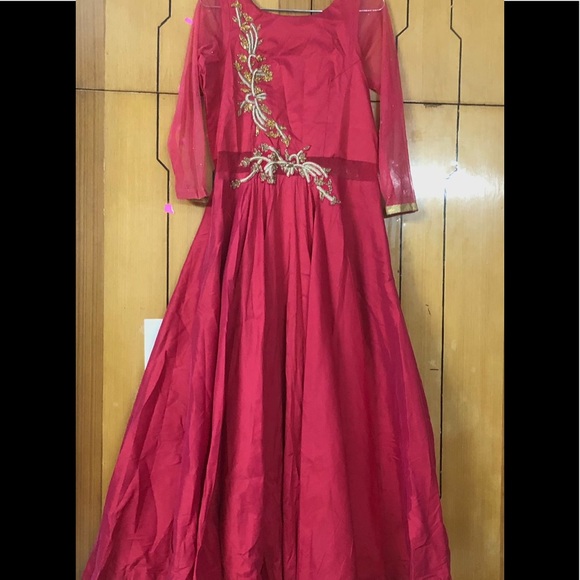 Dresses & Skirts - Stylish Gown